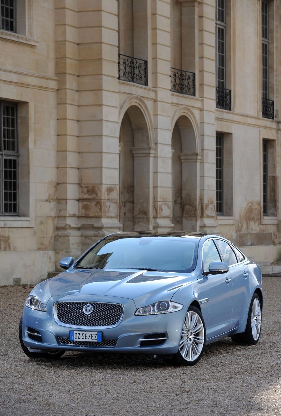  Jaguar XJ 2009 года  (фото 122 из 142)